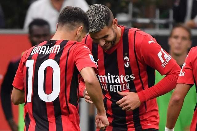 罗德里戈绯闻女友晒沙滩健美照 川字腹肌配小麦色